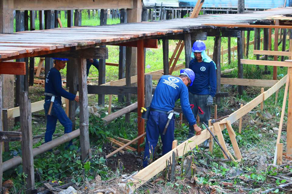 Obra da passarela vagalume em concreto segue em ritimo acelerado.
